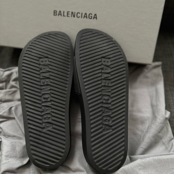 BALENCIAGA POOL SLIDES - Picture 4 of 5